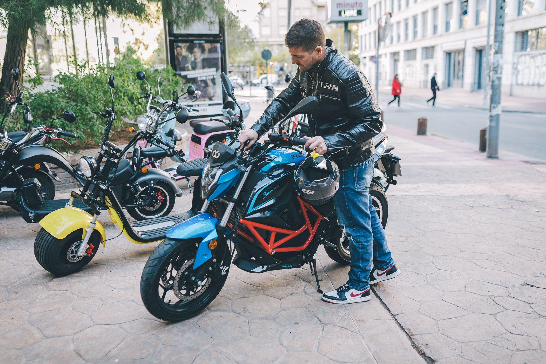 fotografia de producto y lifestyle motos eléctricas provum